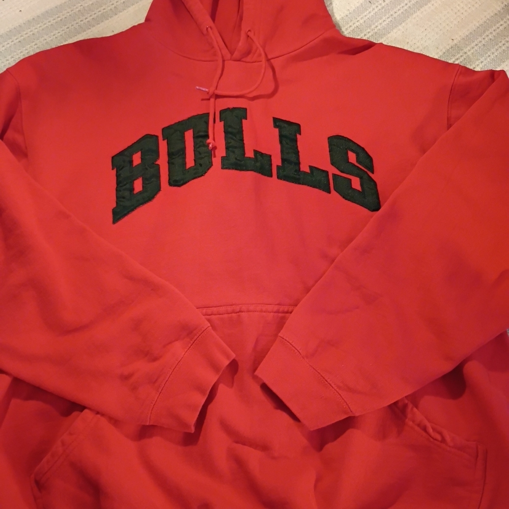 NBA Red Bulls Men's Sweater